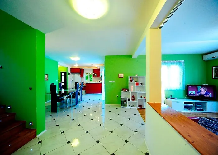 With Pool, Supetar, Island Brac Villa *